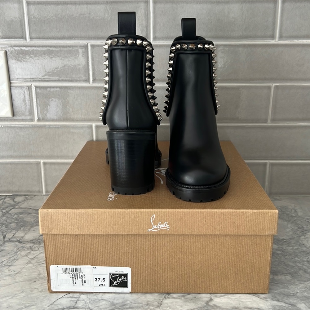 ❌SOLD❌ Christian Louboutin Capahutta Booties